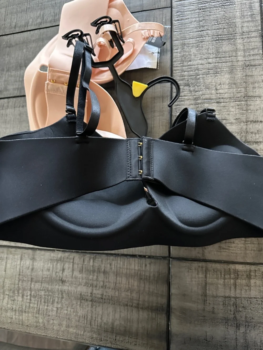 Catherine Malandrino Strapless Seamless Bra in Nude and Black - Picture 4 of 4